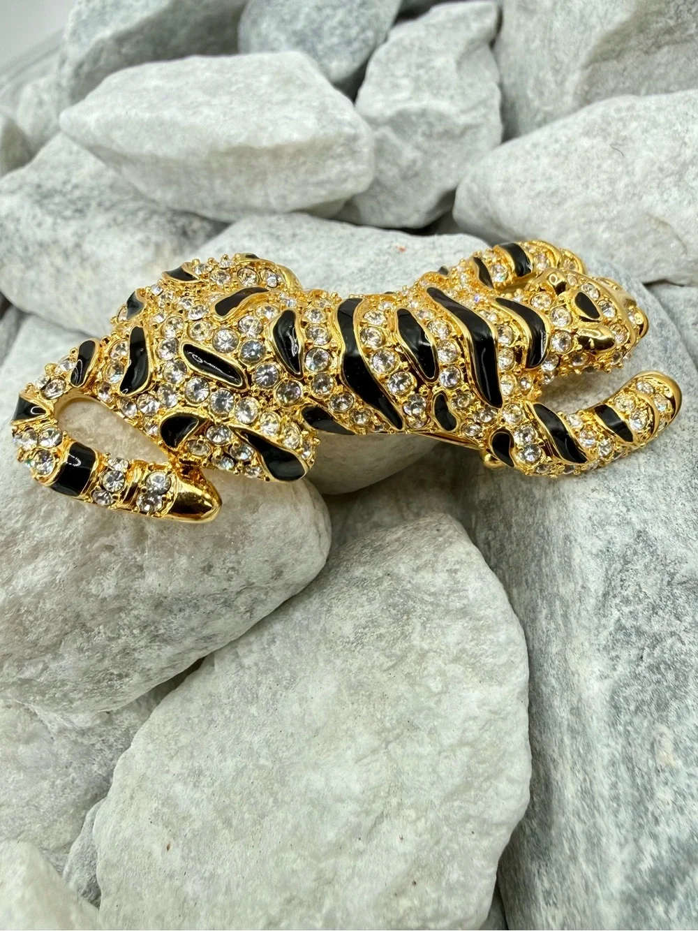 KJL Kenneth Jay Lane “Treasures Of The Duchess” Tiger Rhinestone Brooch 2.5” 90s